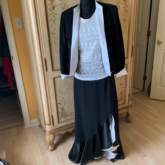 Ruffle trim asymmetrical skirt with jacket - Picture 3 of 8